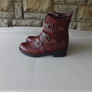 SO Broccoli women's combat boots size 8, Moniquewine color, side zip top buckles